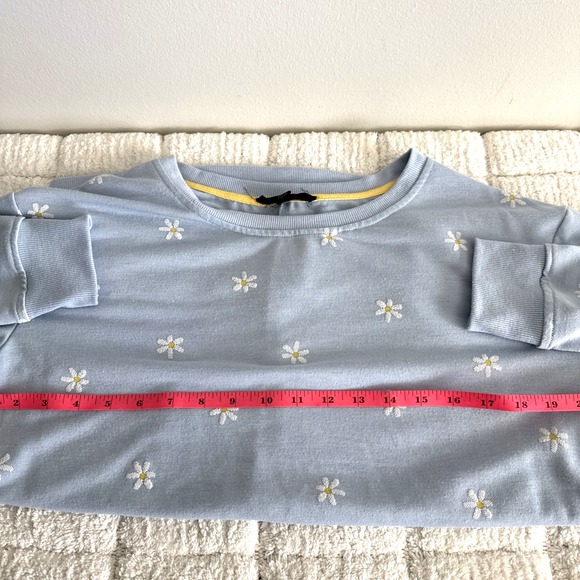 Jane and Delancey Womens Blue Floral Sweater Size M Feminine Outdoors Dainty - Picture 7 of 12